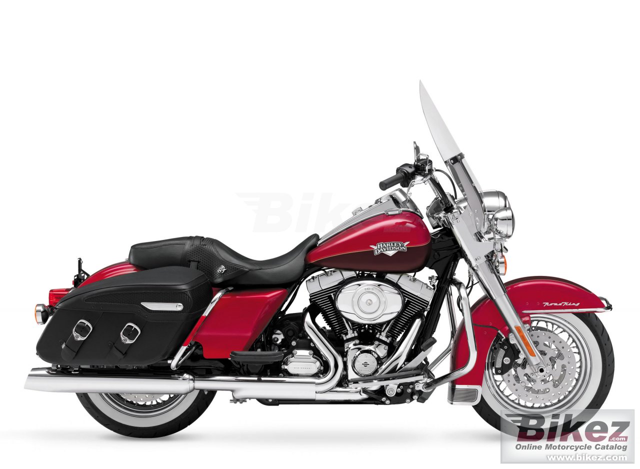 Big Harley-Davidson road king classic picture and wallpaper from Bikez.com
